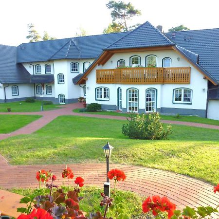 Landhaus Mueritzgarten Hotel Garni Robel Bagian luar foto
