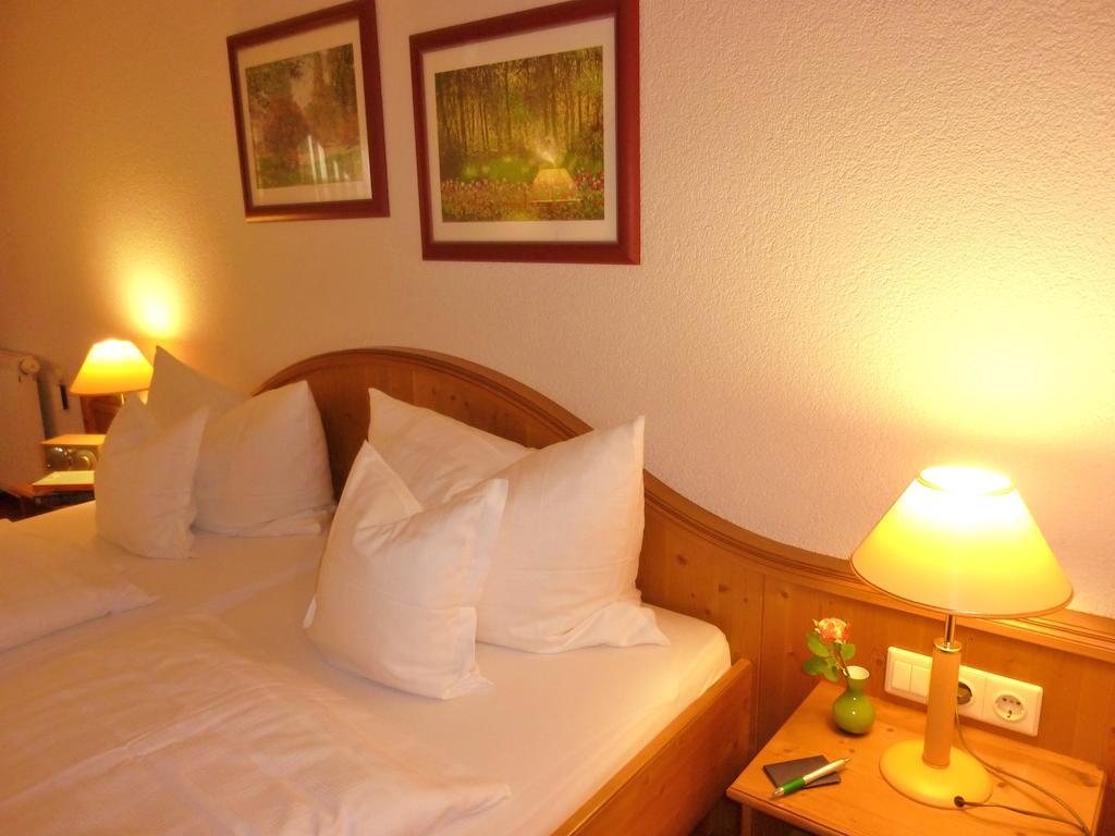 Landhaus Mueritzgarten Hotel Garni Robel Ruang foto