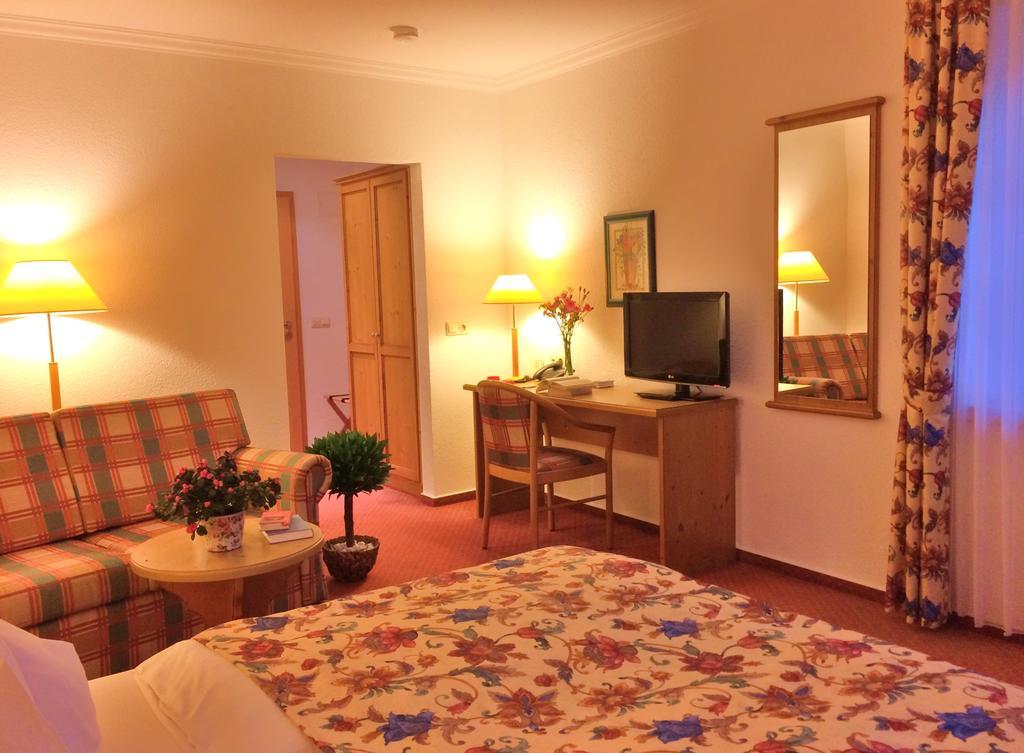 Landhaus Mueritzgarten Hotel Garni Robel Ruang foto