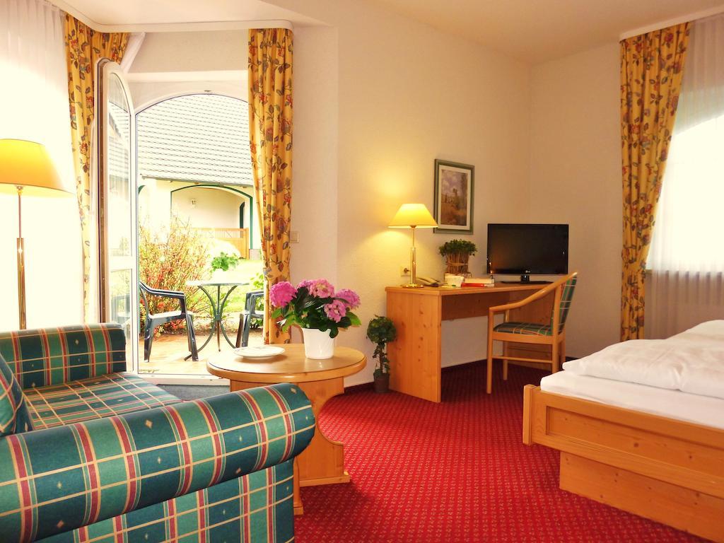 Landhaus Mueritzgarten Hotel Garni Robel Ruang foto