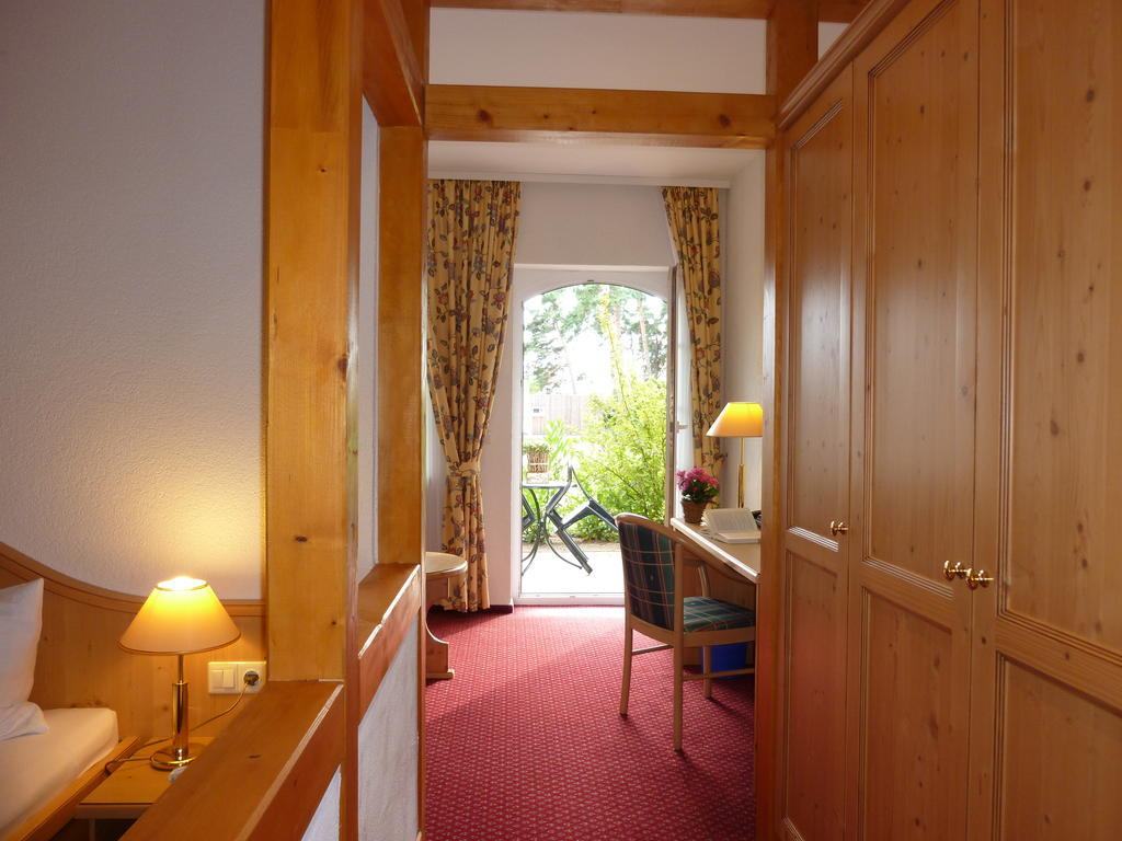 Landhaus Mueritzgarten Hotel Garni Robel Ruang foto