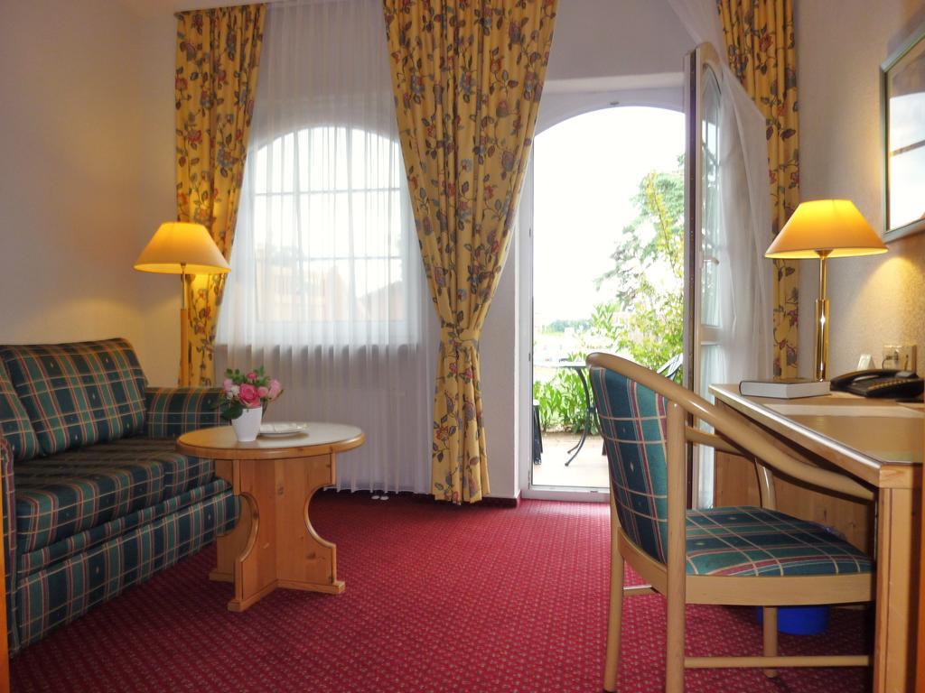 Landhaus Mueritzgarten Hotel Garni Robel Ruang foto