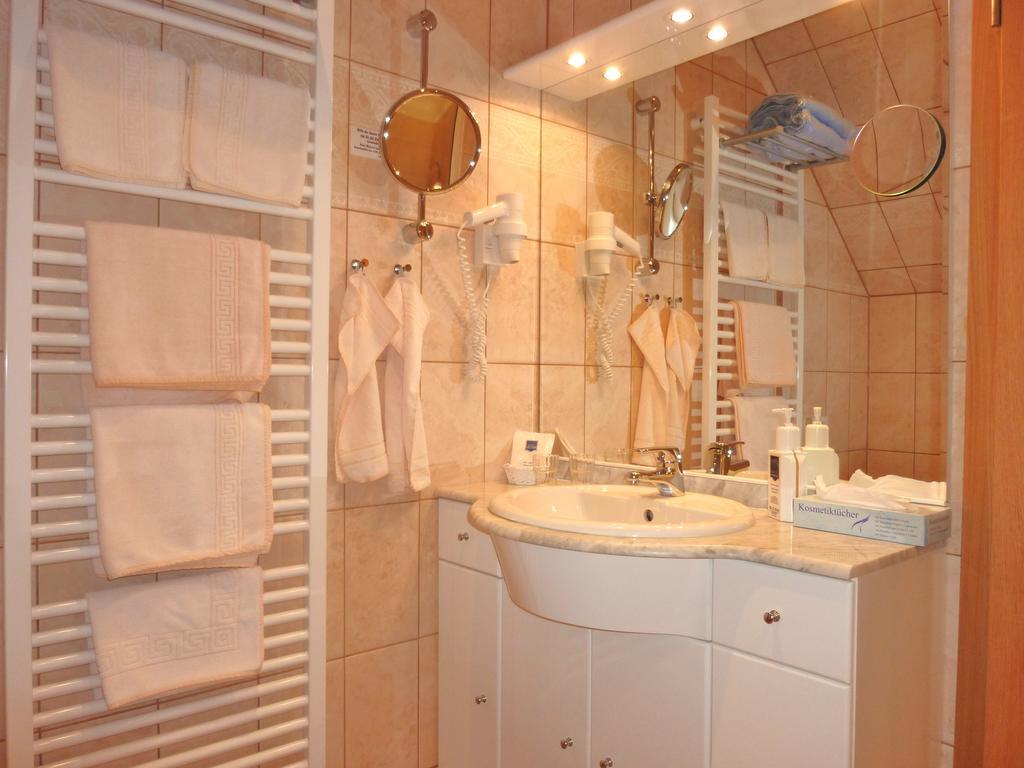 Landhaus Mueritzgarten Hotel Garni Robel Ruang foto