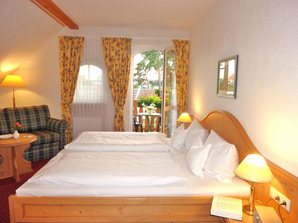 Landhaus Mueritzgarten Hotel Garni Robel Ruang foto