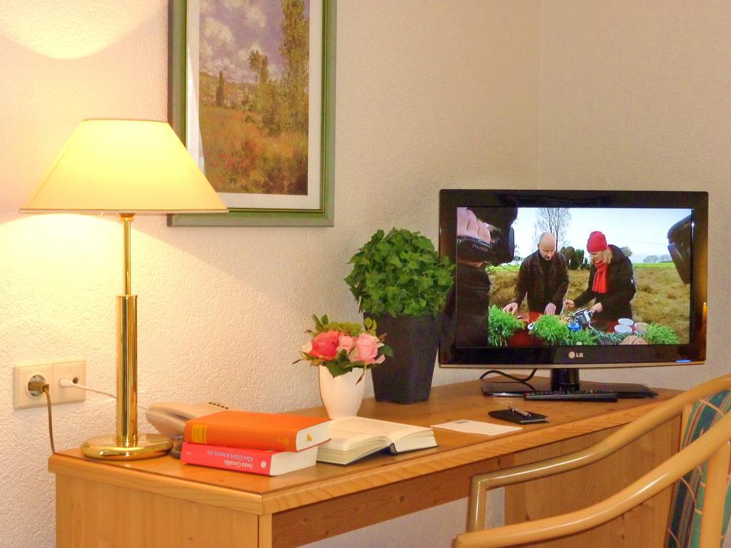 Landhaus Mueritzgarten Hotel Garni Robel Bagian luar foto