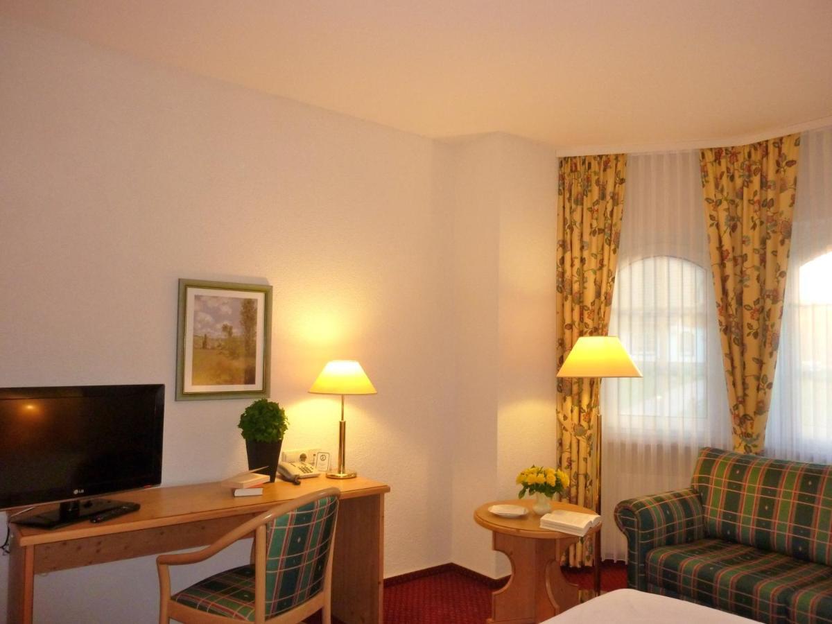 Landhaus Mueritzgarten Hotel Garni Robel Bagian luar foto