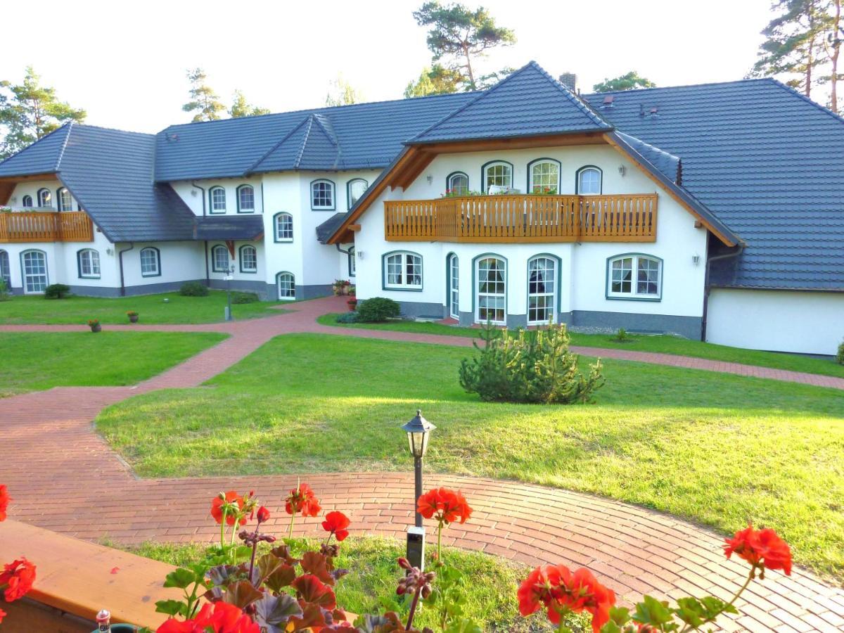 Landhaus Mueritzgarten Hotel Garni Robel Bagian luar foto
