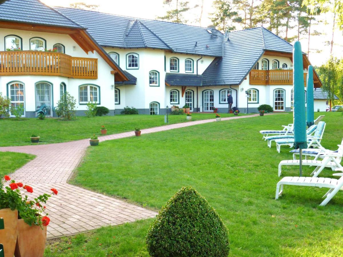 Landhaus Mueritzgarten Hotel Garni Robel Bagian luar foto